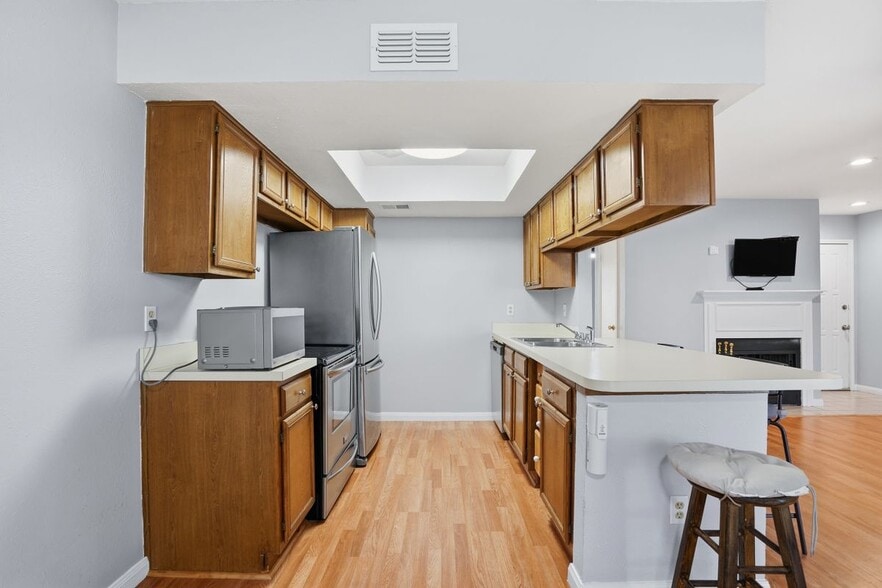 Building Photo - 2535 Wedglea Dr