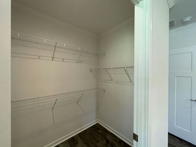 Building Photo - 34669 Ballyhoo Dr