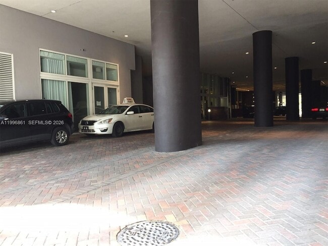 Building Photo - 60 SW 13th St