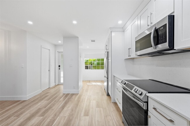 Building Photo - 4525 Bougainvilla Dr