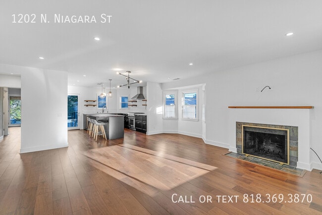 Building Photo - 1202 N Niagara St