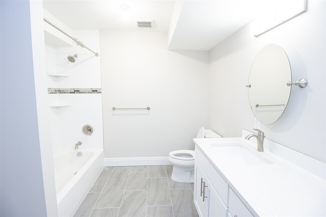 Building Photo - 4810 Aschoff Pl