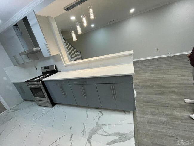 Building Photo - 42 Ashford Dr