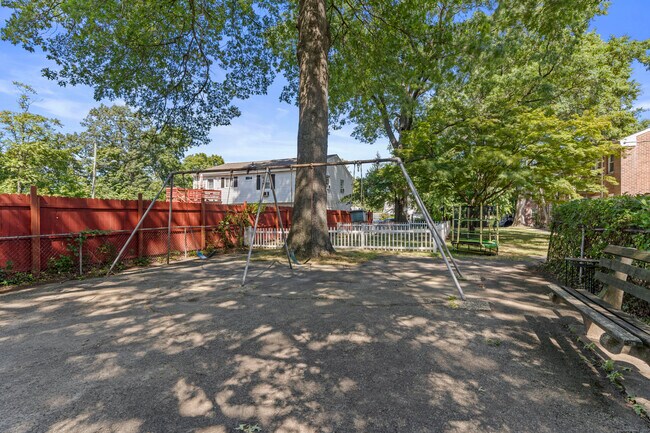 Building Photo - 98 Blachley Rd