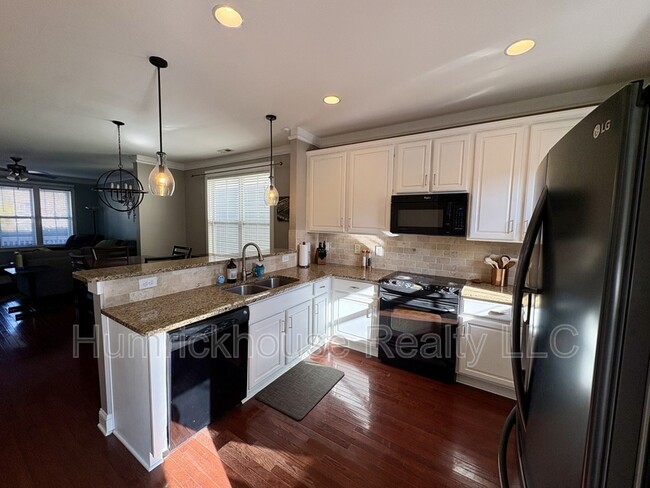 Building Photo - 515 Dubois Court