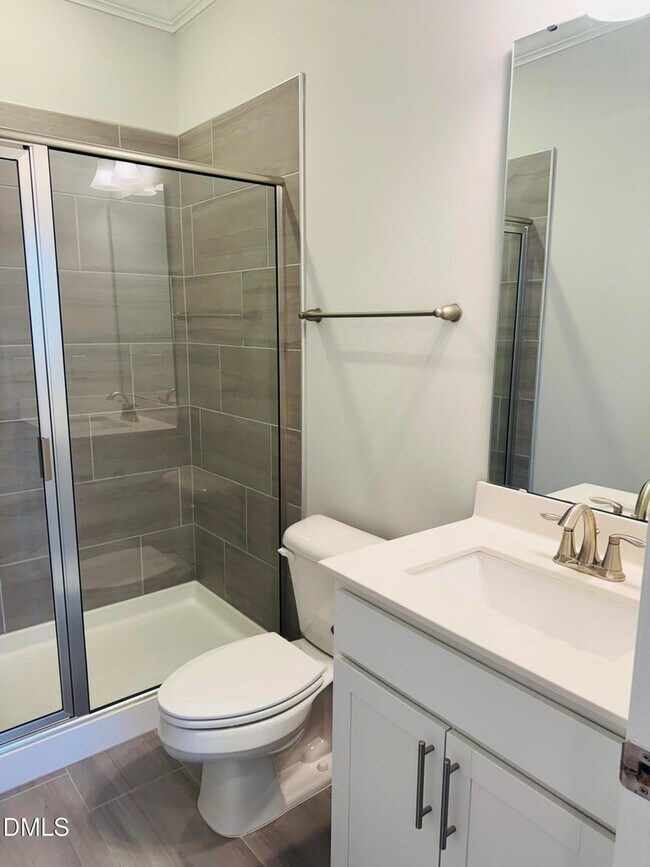 Building Photo - Stunning 4 Bedroom 3 Bathroom Single Family Home with 1st floor office w/ FREE high-speed interne...