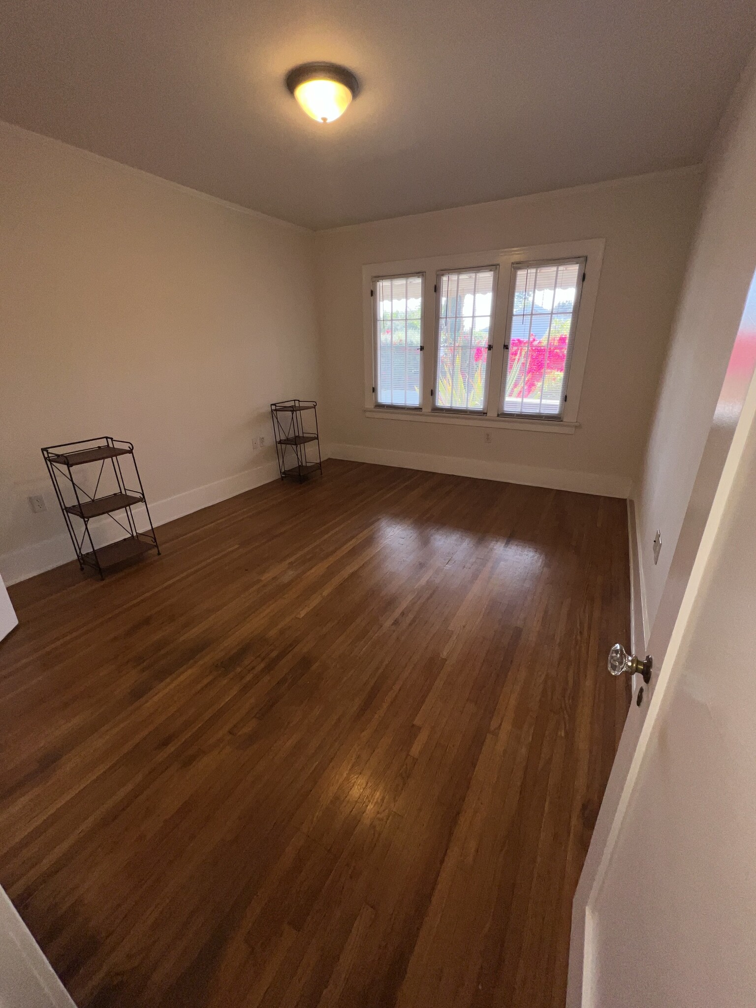 Bedroom - 502 N Kingsley Dr