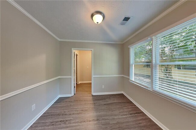 Building Photo - 2742 Bentwood Dr