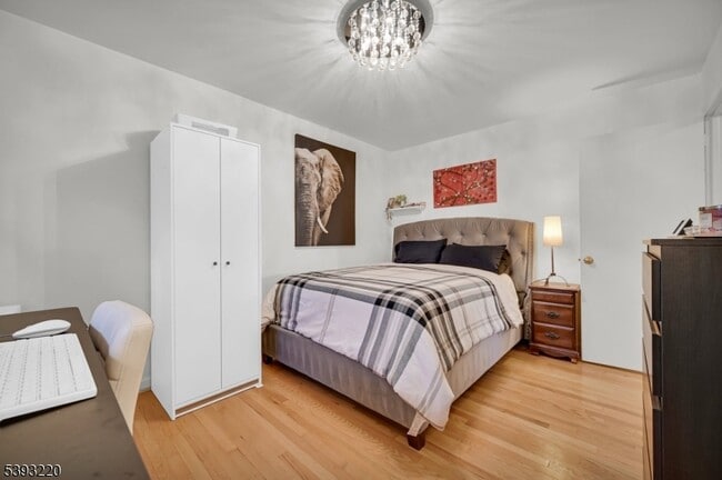 Building Photo - 640 Franklin Ave