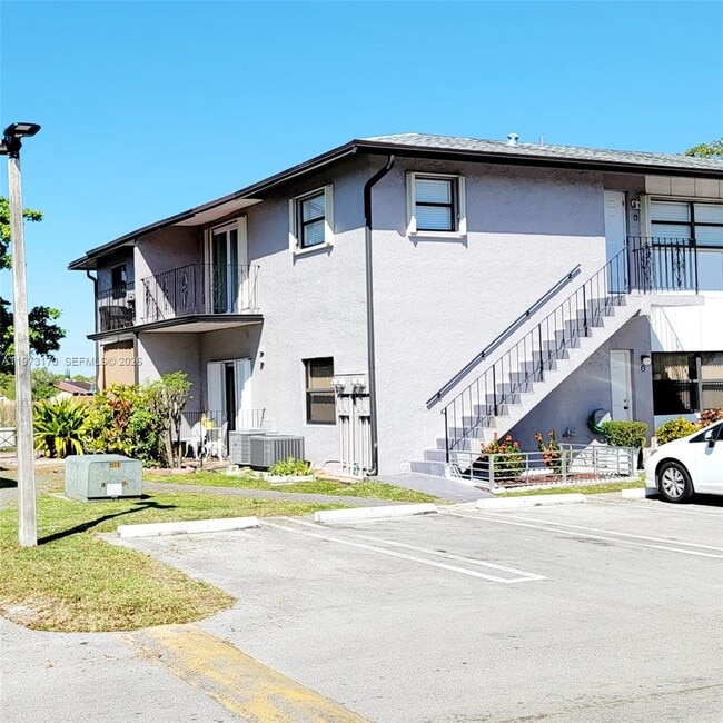 Building Photo - 13271 SW 17th Ln