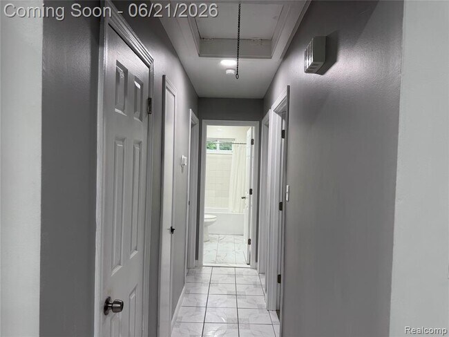 Building Photo - 1412 E Goulson Ave