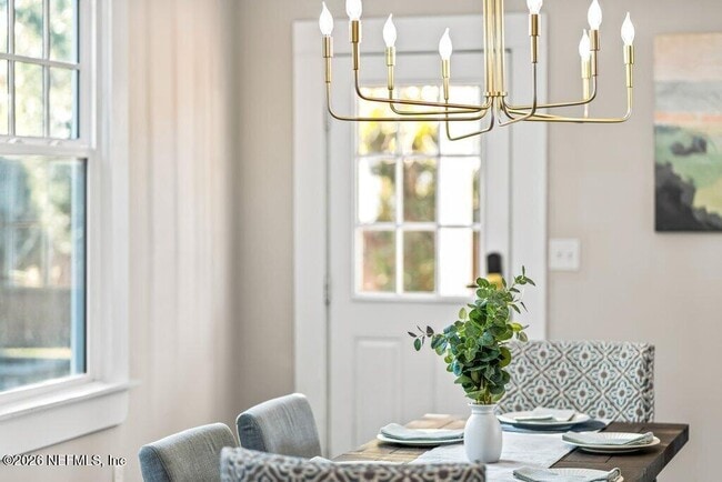 Building Photo - 2843 Oak St