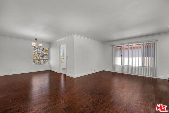 Building Photo - 248 Rexford Dr