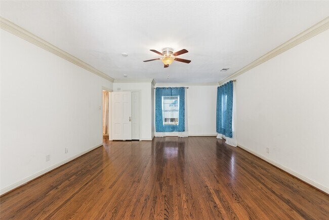 Building Photo - 6666 Fairfield St