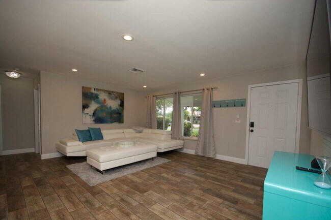 Building Photo - Step Into Sunshine: Modern Charm Meets Coa...