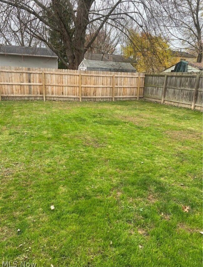 Building Photo - 5696 Pleasant Ave