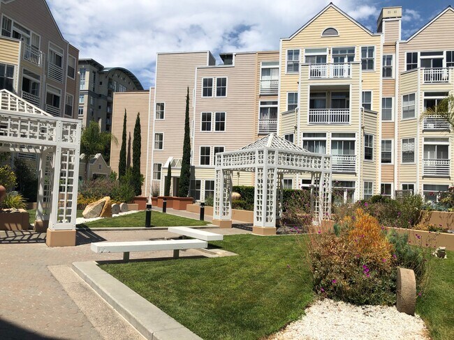 Building Photo - 550 Ortega Ave