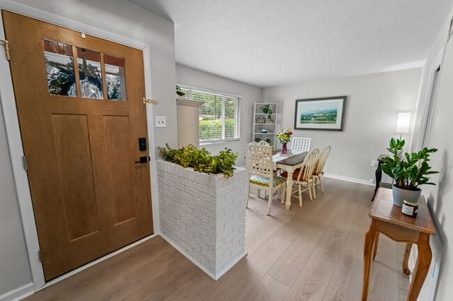 Building Photo - Charming 3-Bedroom Home on Savannah’s Southside with Covered Patio and Large Backyard