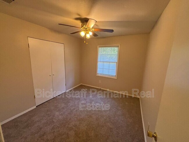 Building Photo - 6120 King William Dr