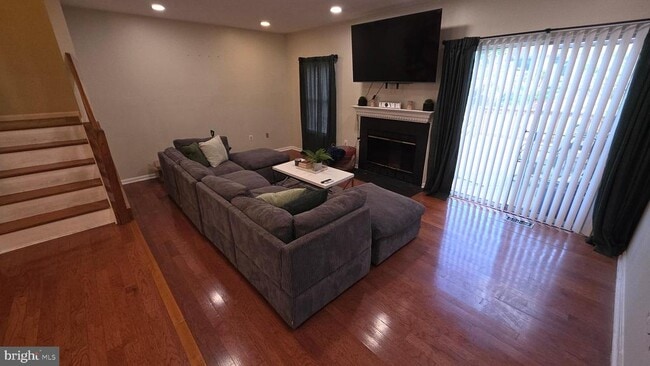 Building Photo - 4 Steeplejack Ct