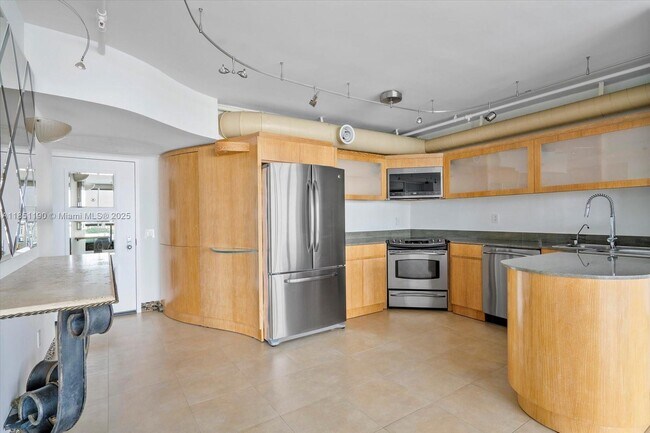Building Photo - 21205 NE 37th Ave
