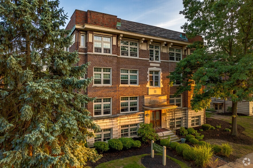 Primary Photo - Twin Oaks Crossing Apartments
