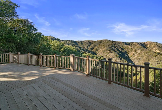 Building Photo - 22139 Alta Dr