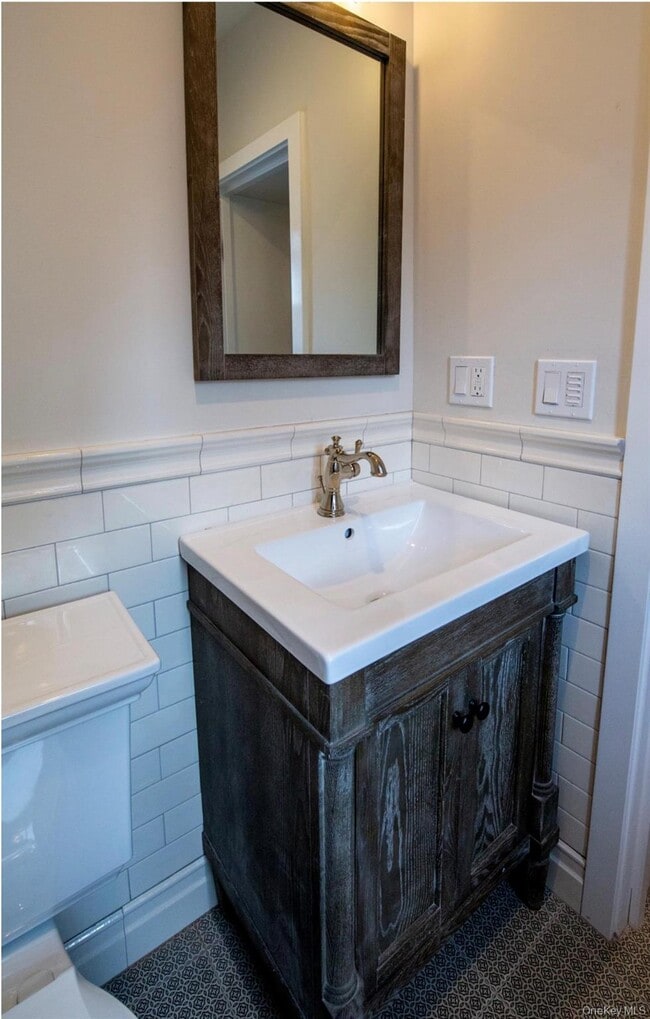 Building Photo - 3 Spring St