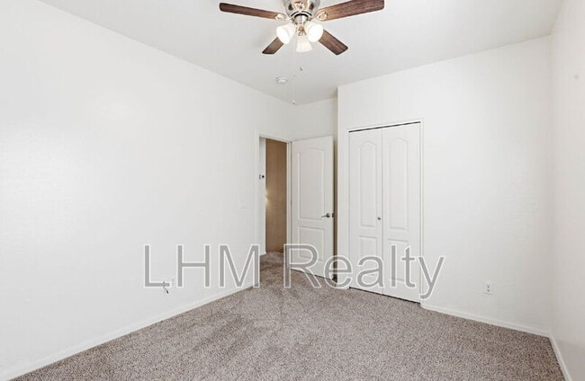 Building Photo - 15818 N 25th St