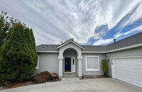 Building Photo - 953 E Blue Heron St