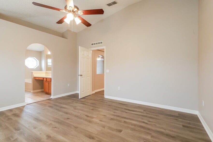 Building Photo - 1812 Norseman Ct