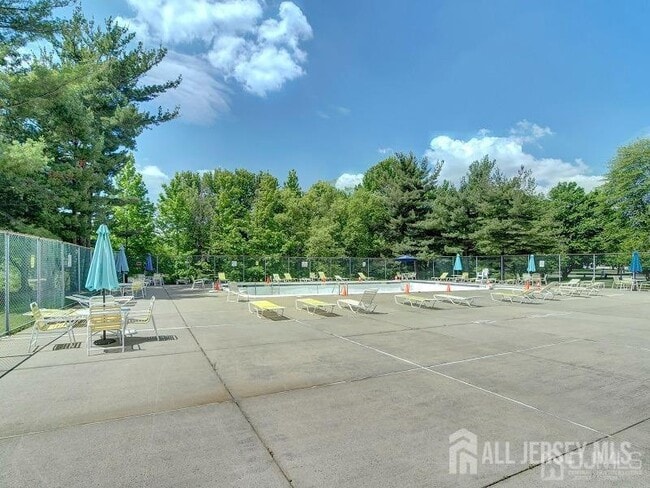 Building Photo - 267 Constitution Cir