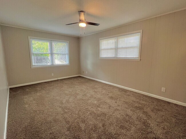 Building Photo - AVAILABLE NOW [NO PETS PERMITTED]