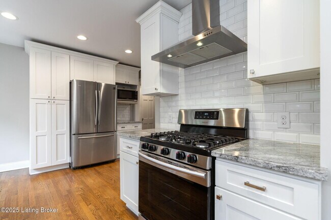 Building Photo - 121 N Hubbards Ln