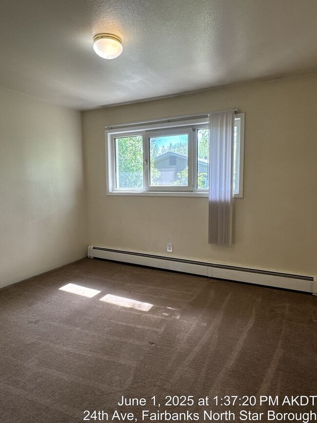 Building Photo - 24th Ave 1421- KN
