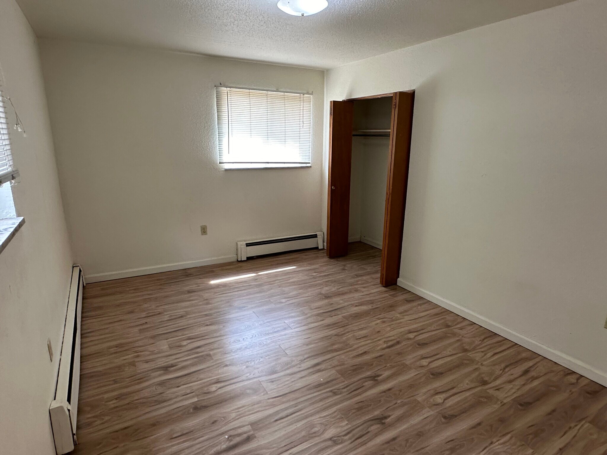 Building Photo - 926 James Ct