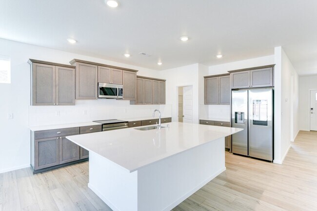 Building Photo - 6130 Crestner Dr SW
