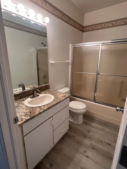 Building Photo - 6505 Saint Andrews Dr