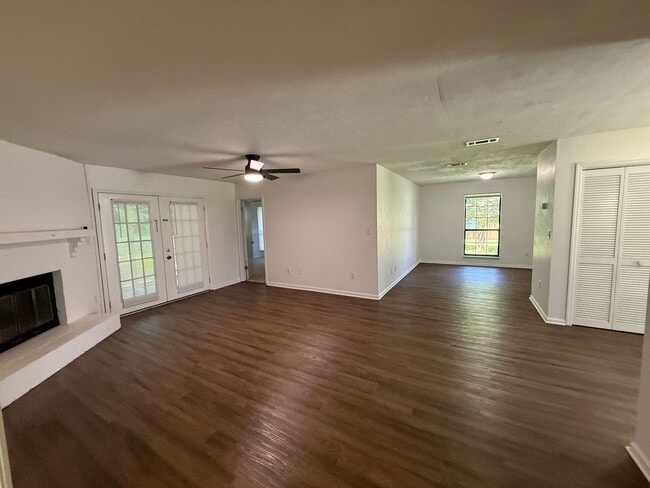 Building Photo - 886 Meginnis Ln