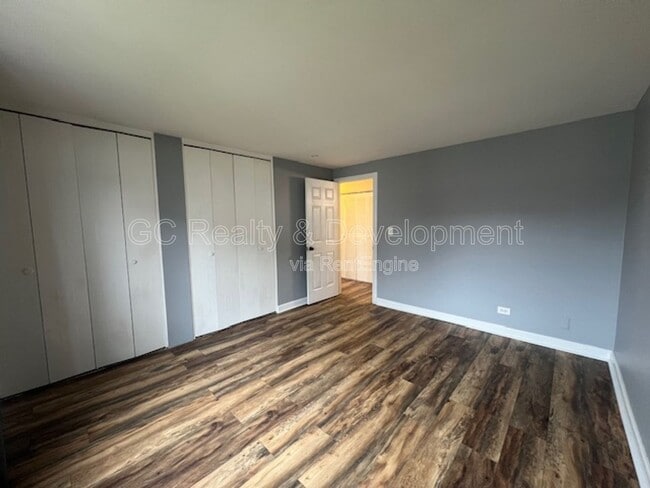 Building Photo - 37 Tonset Ct