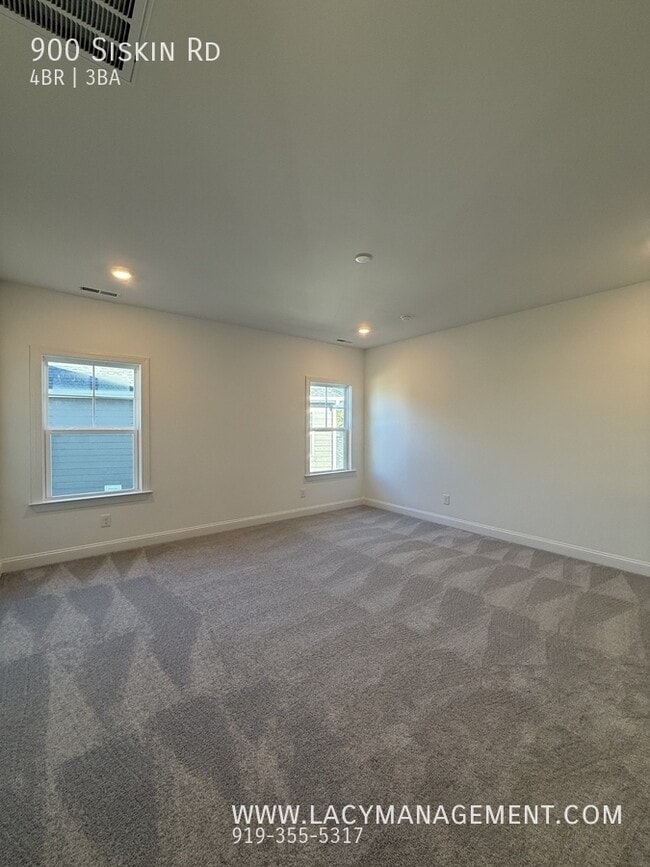 Building Photo - 900 Siskin Rd