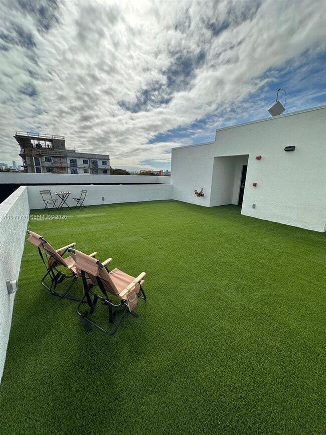 Building Photo - 3422 NW 5th Ave