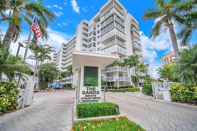 Building Photo - 611 Ocean Dr