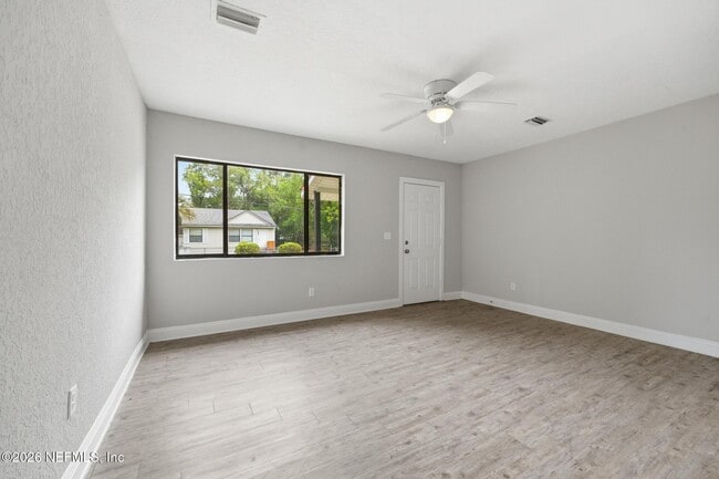Building Photo - 3055 2nd St Cir