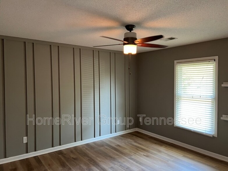 Building Photo - 590 Featherwind Cove N