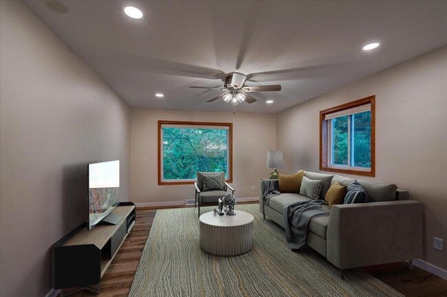 Building Photo - 211 Parkway Dr