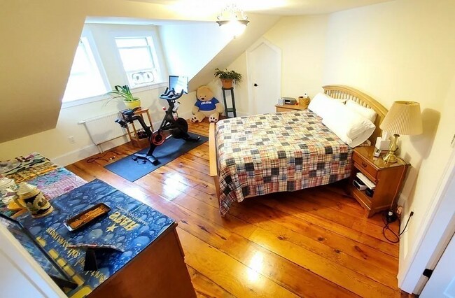 Building Photo - 14 Gray St