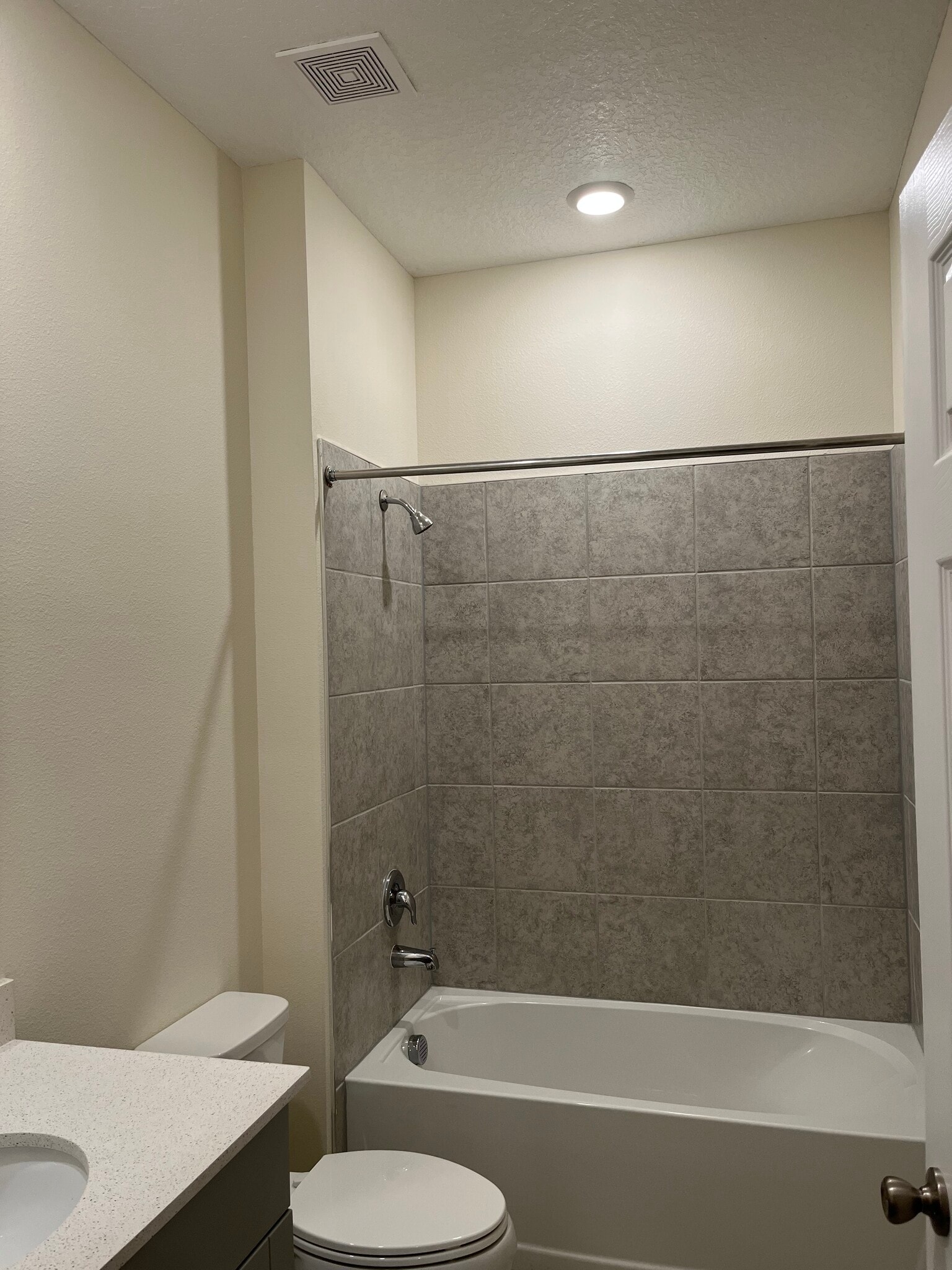 Building Photo - 801 Lemon Ave