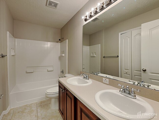 Building Photo - 11712 Colony Lakes Blvd