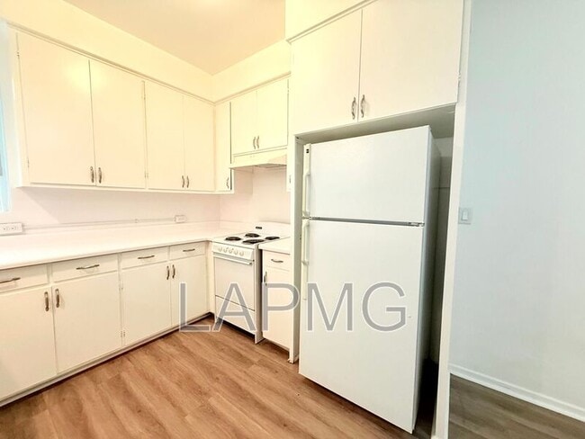Building Photo - 808 Princeton St
